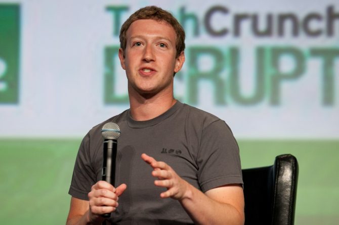 Mark Zuckerberg teve de defender publicamente o Facebook depois da vitória de Trump / JD Lasica/Creative Commons