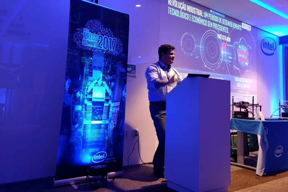 ‘Tudo está sendo transformado e está todo mundo sob pressão’