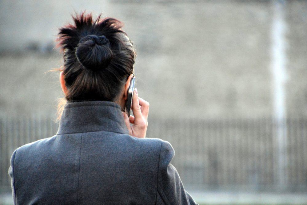 Com o eSIM, mudar de operadora será tão fácil quanto fazer login num aplicativo / Sam Carpenter/Creative Commons