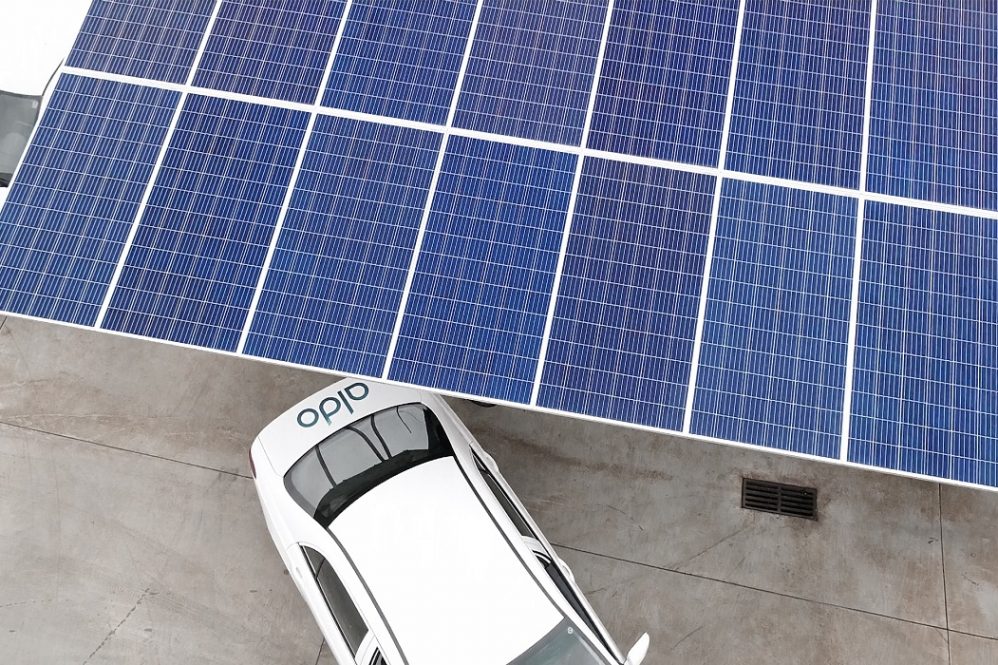 Maringá ganha garagem solar para carros elétricos