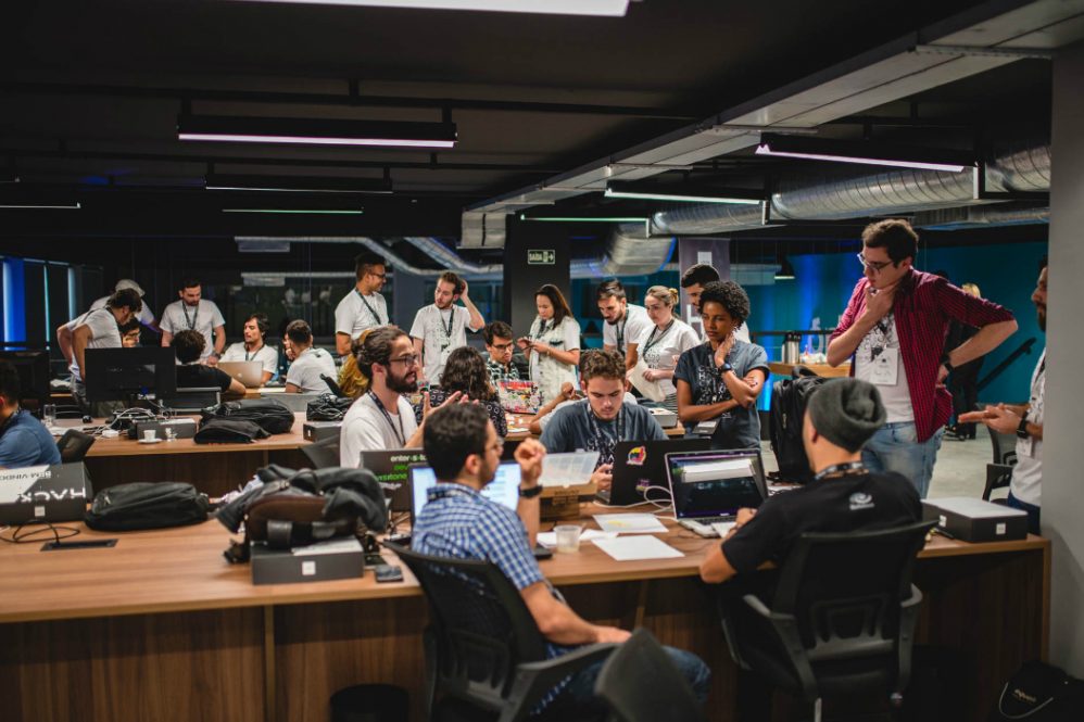 Uber faz hackathon em busca de inovações de mobilidade