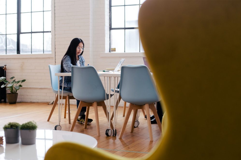 Inteligência artificial pode beneficiar saúde mental no trabalho