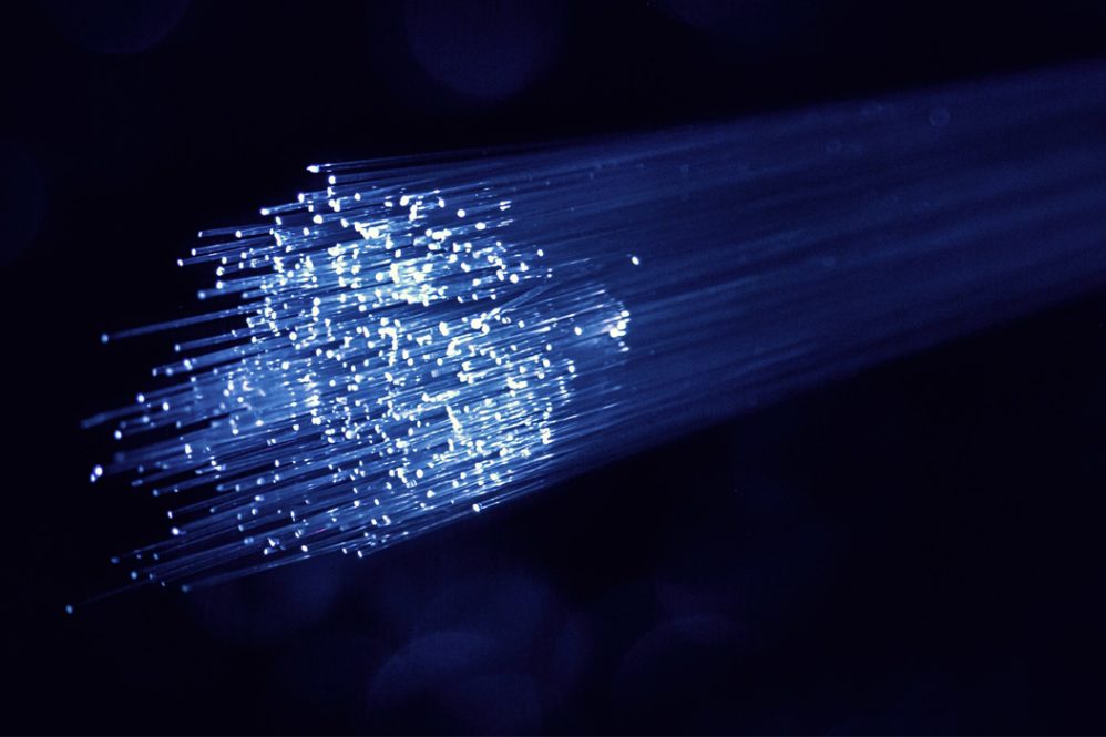 Expansão da fibra óptica garante melhor qualidade da internet