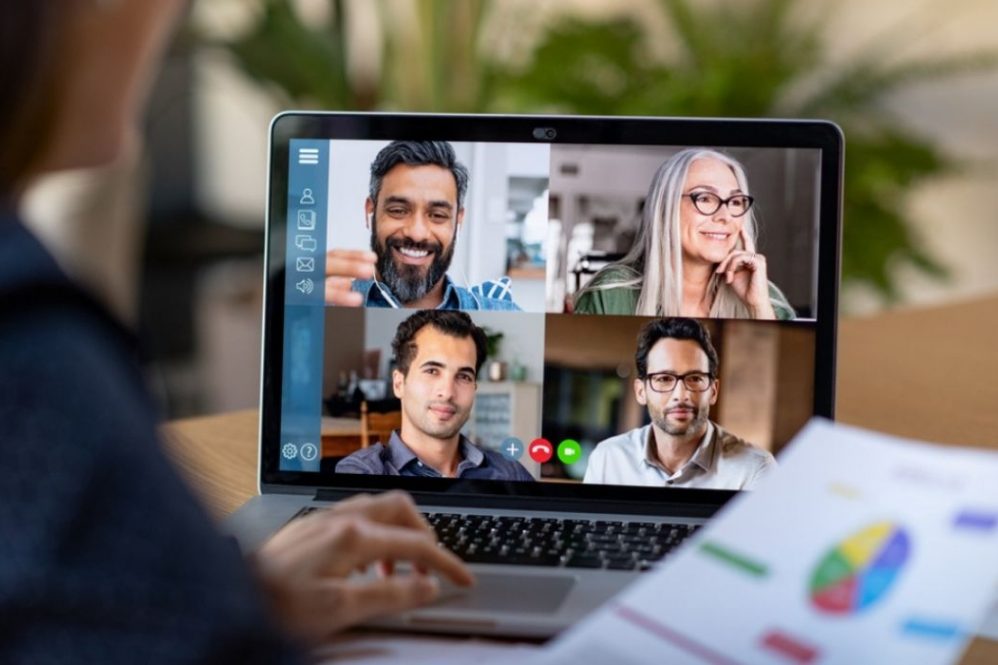 Lives continuam para quem investe em conteúdo útil / Depositphotos